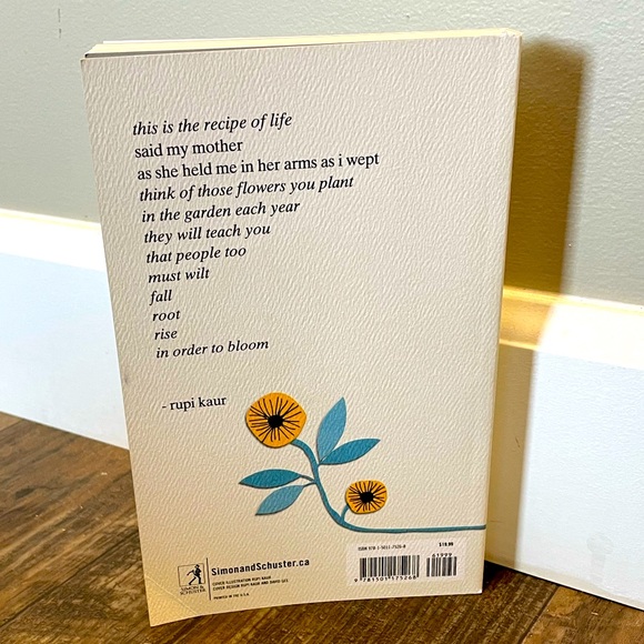 👓 3 for $25👓 the sun and her flowers book by rupi kaur - Picture 2 of 3